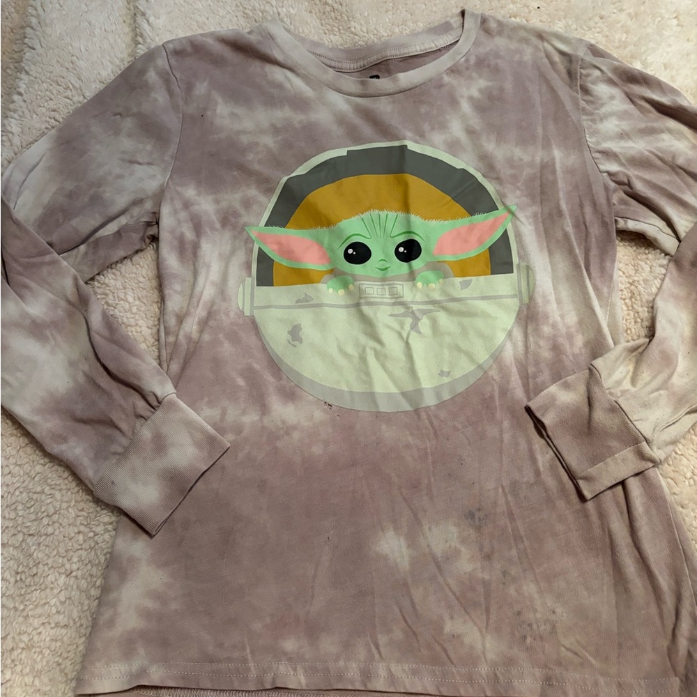 Kids Tie-Dye Long Sleeve Shirt with Graphic yoda size: medium